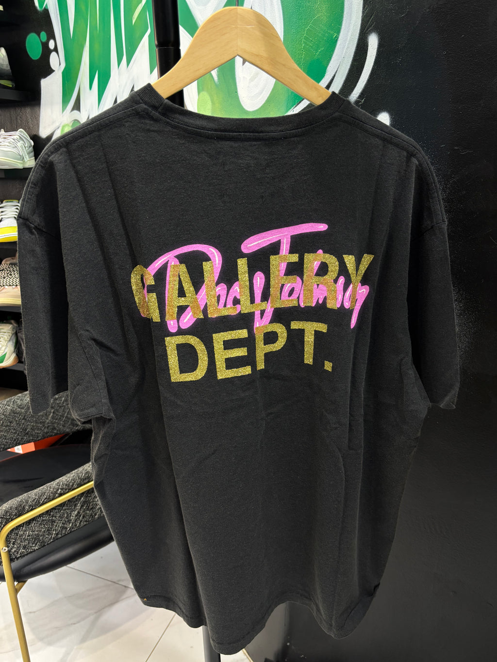 Gallery dept Doc Johnson tee Sz XL New