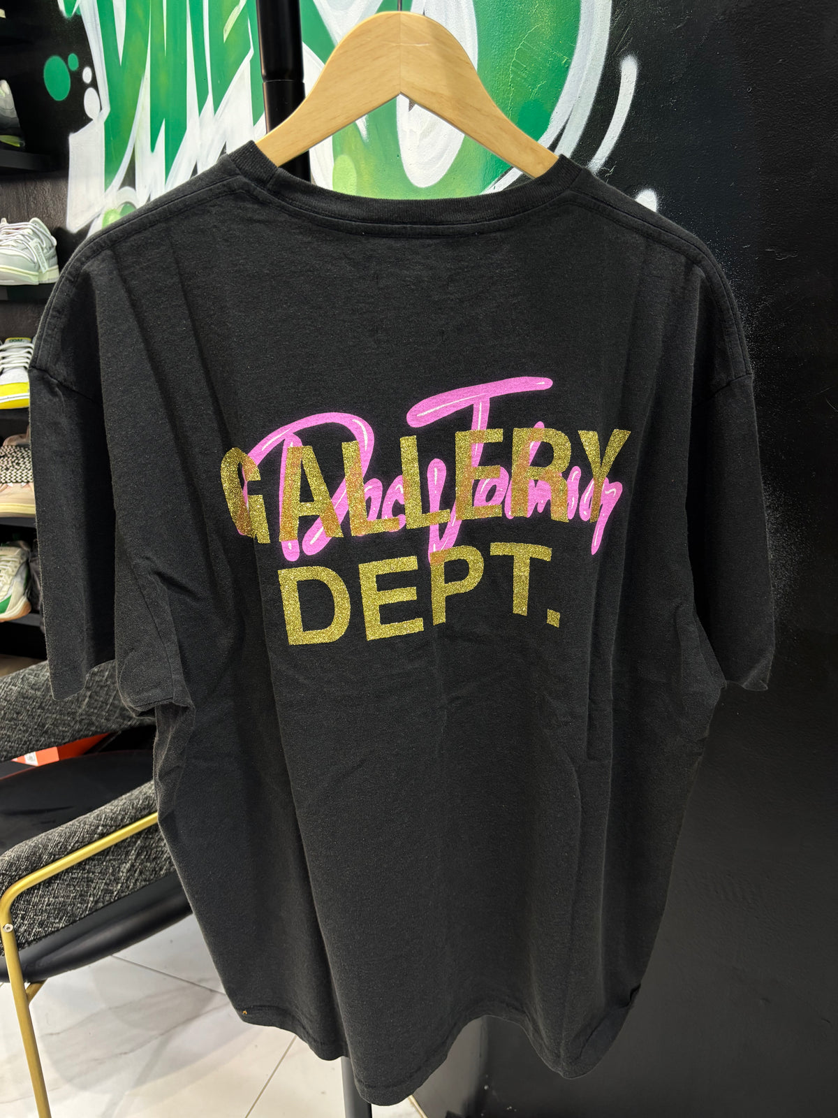 Gallery dept Doc Johnson tee Sz XL New