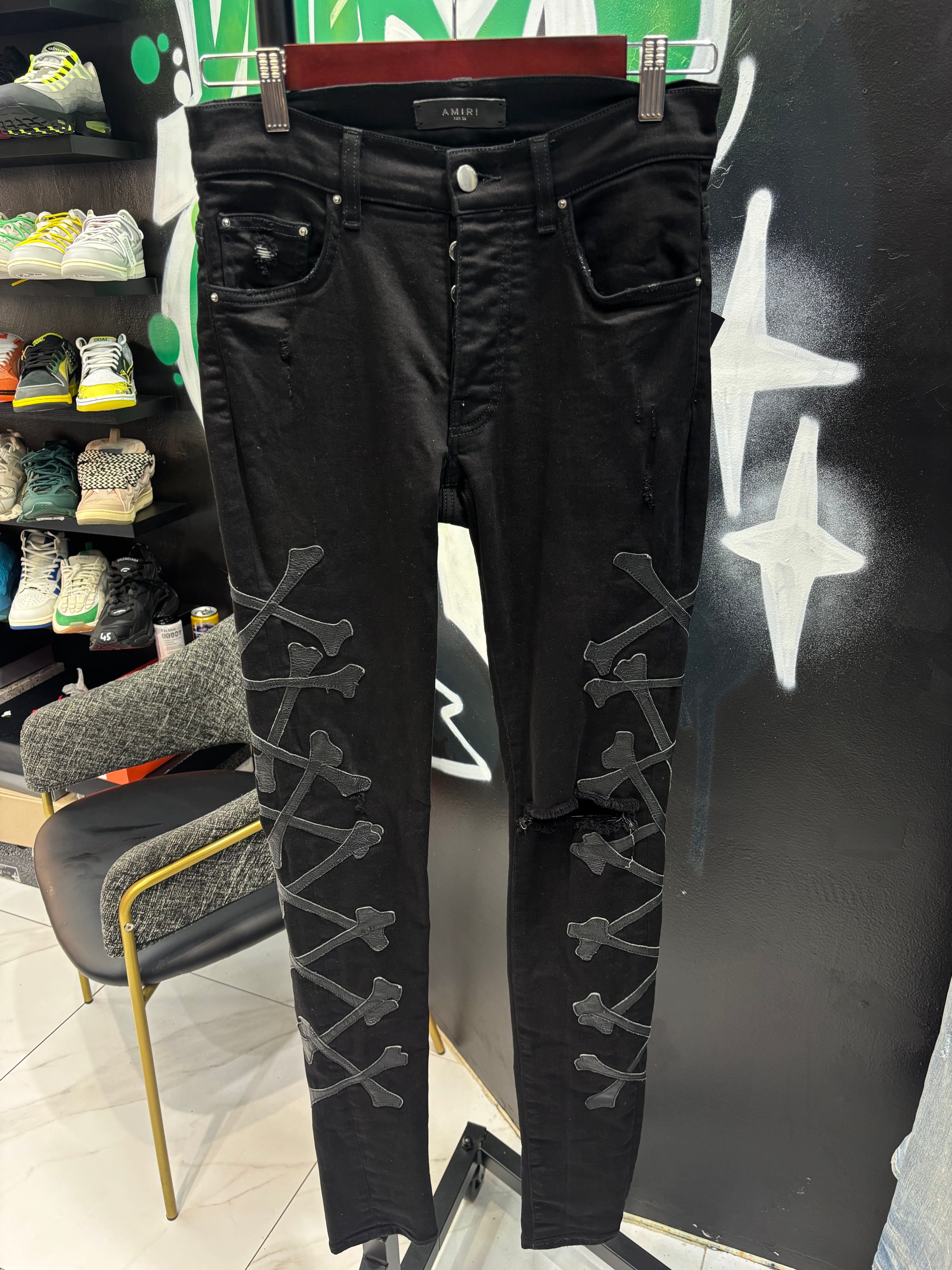 Amiri jeans bones patch black sz 28 U