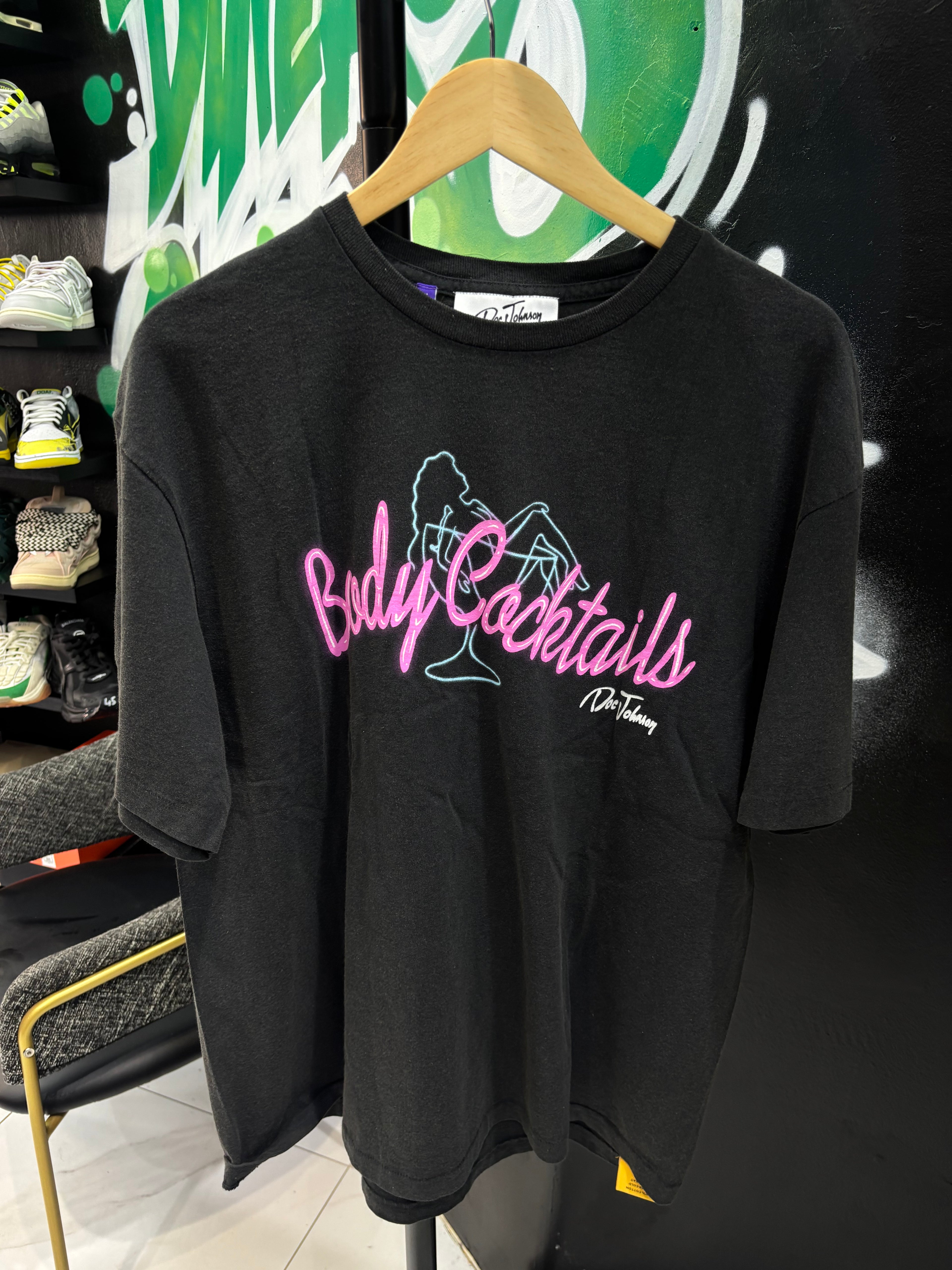 Gallery dept Doc Johnson tee Sz XL New